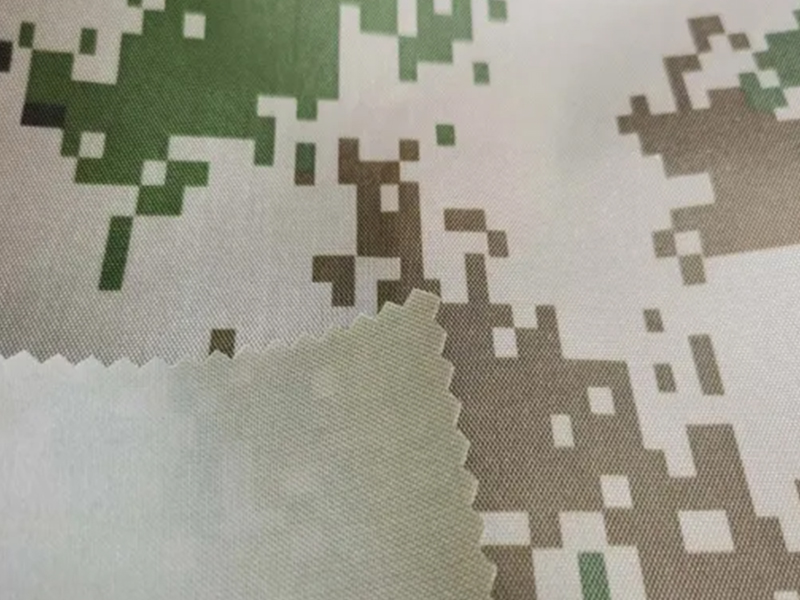 Tissu Oxford en polyester 420d imprimé Camo numérique avec revêtement en PVC transparent pour sacs