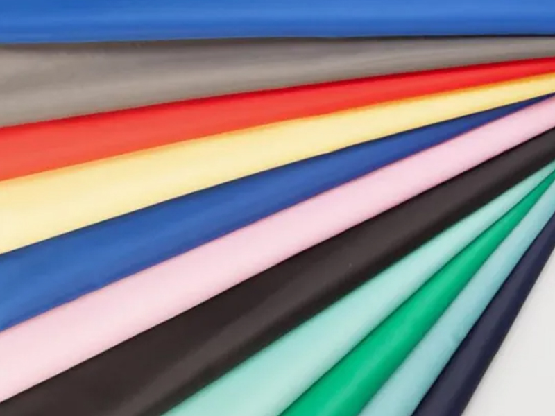 Tissu de taffetas de polyester 210t de vente chaude pour la doublure