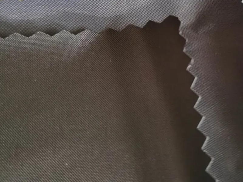 Tissu imperméable en taffetas de nylon 190t avec revêtement en PVC pour imperméable