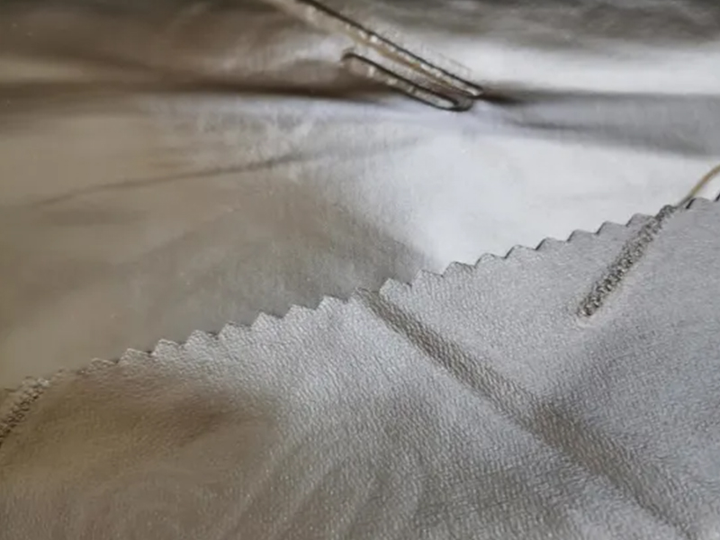 Tissu de veste de duvet en polyester imperméable à l'eau à l'épreuve du duvet populaire 4 couches